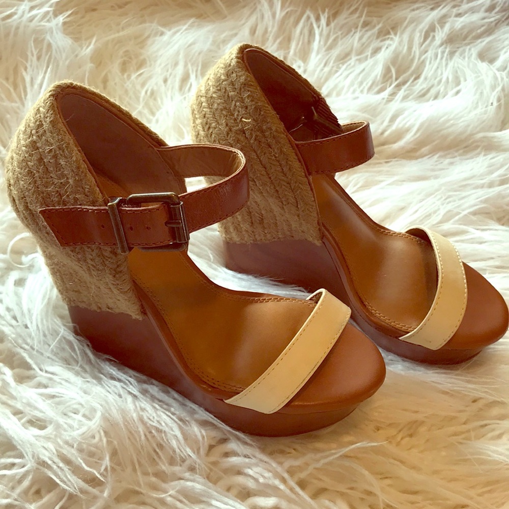Gianni Bini wedge sandals